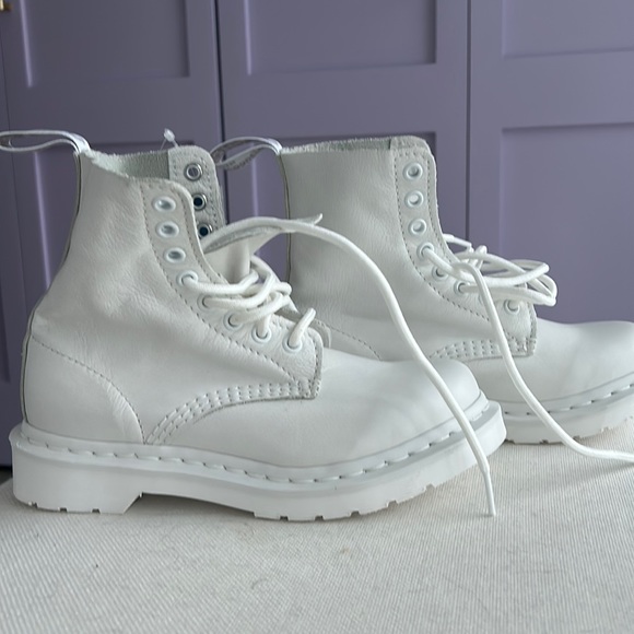 Dr. Martens Shoes - Dr martens adorable new no box